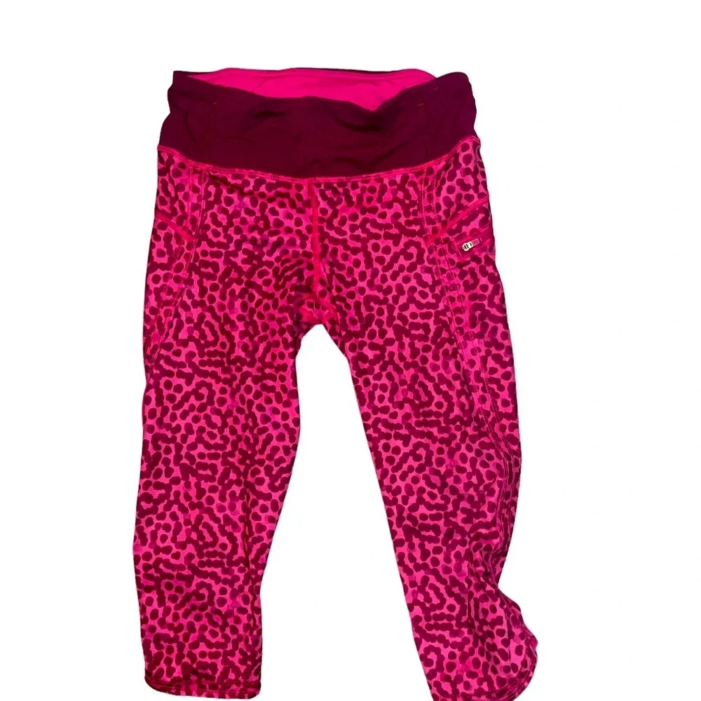 Lululemon‎ Athleisure Workout Stretchy Sport Cropped Capris Leggings